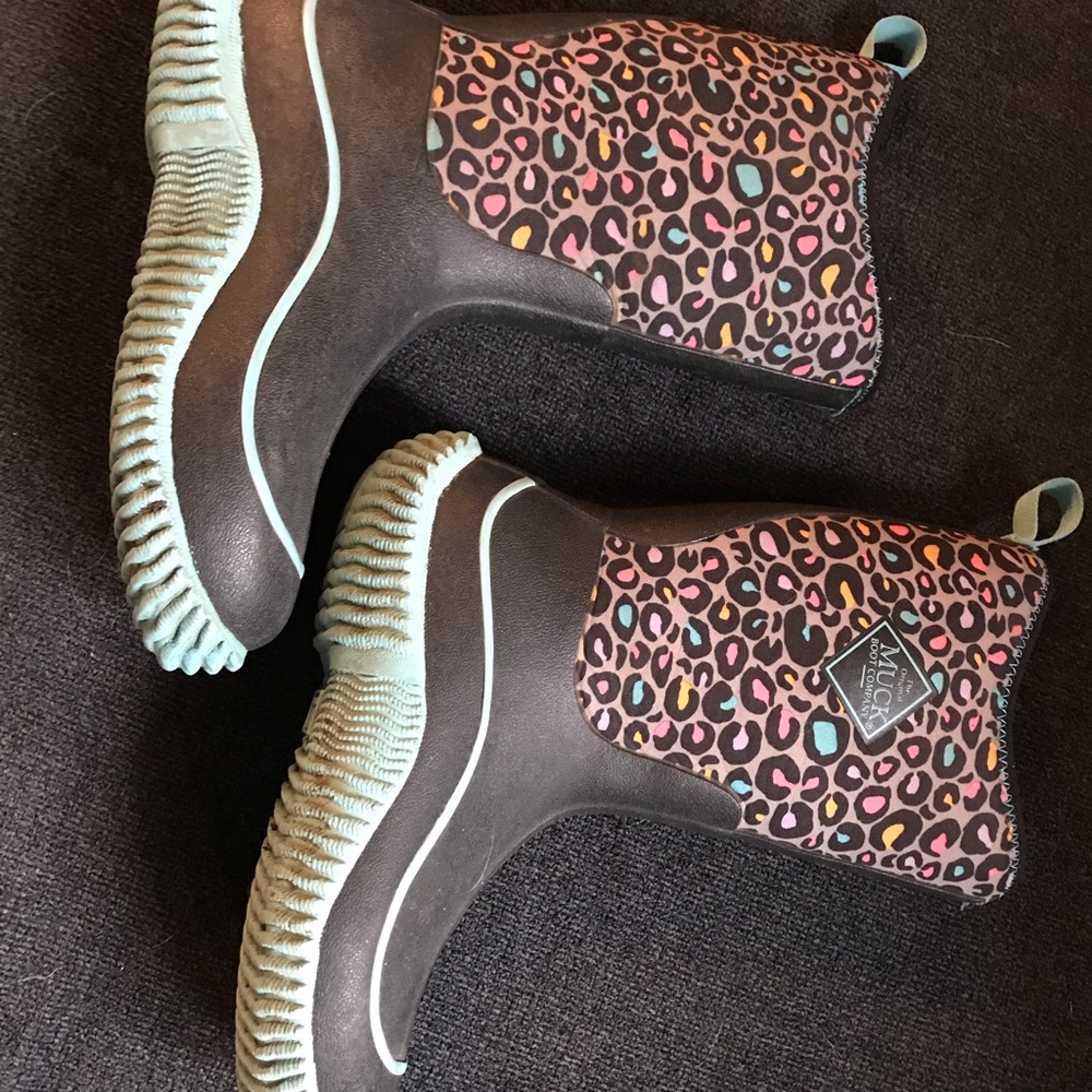 Girls Muck boots size 3